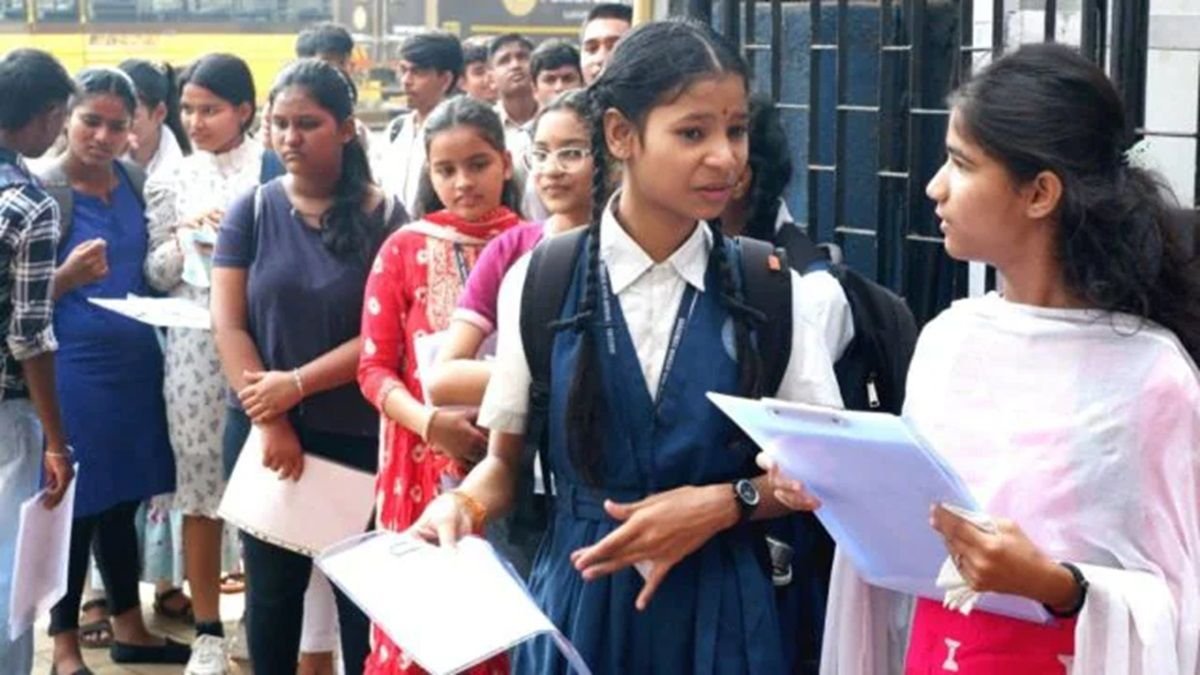 UP Board Exam 2025: प्रयागराज में 24 फरवरी की परीक्षा रद्द, जानें नई तारीख और पूरी जानकारी