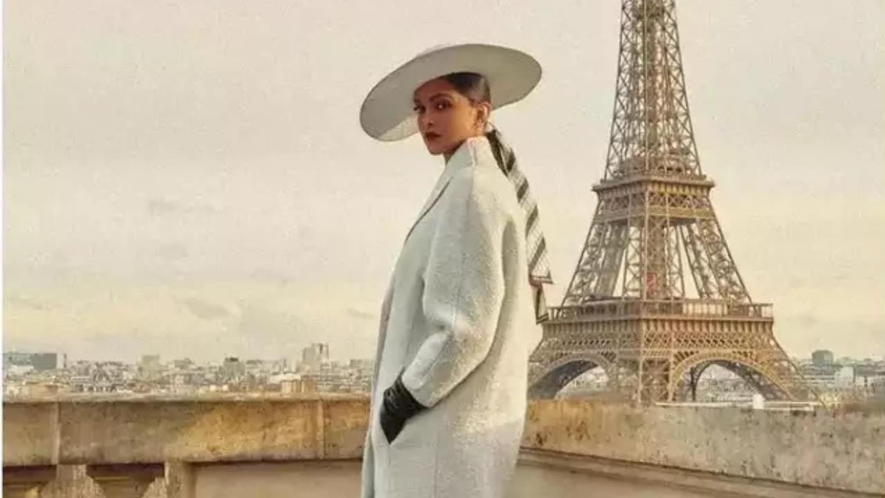 पेरिस फैशन वीक में दीपिका पादुकोण का जलवा, रणवीर सिंह की प्रतिक्रिया हुई वायरल