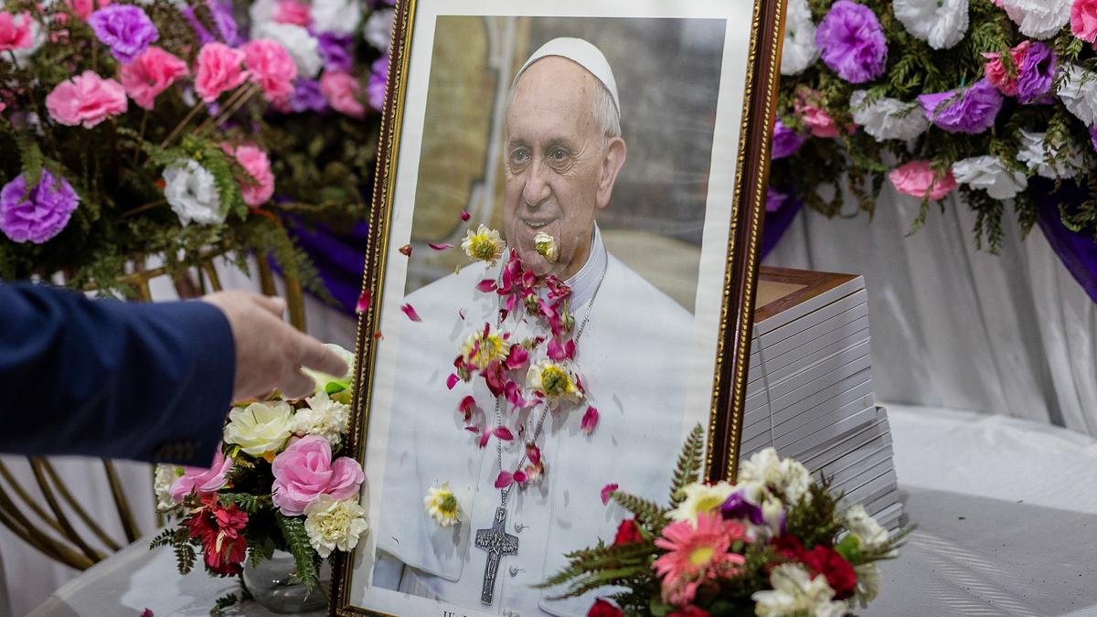 MODI: भारत-अमेरिका व्यापार वार्ता में प्रगति, पोप फ्रांसिस का निधन, और अन्य बड़ी खबरें